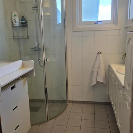 Leknes - Large, Centrally Located Family In A Quiet Area Vestvagoy