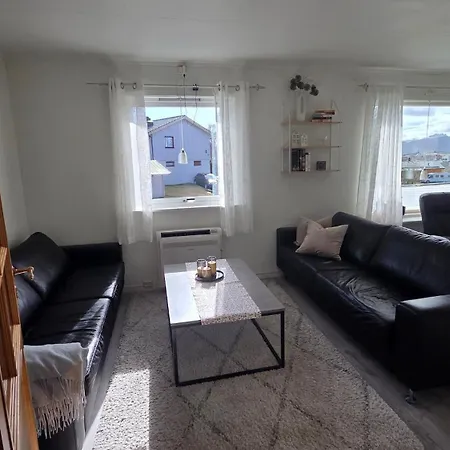 Leknes - Large, Centrally Located Family In A Quiet Area *