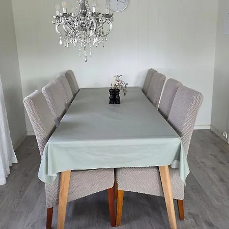 Apartment Leknes - Large, Centrally Located Family In A Quiet Area *